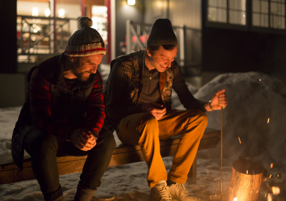 Amis, bonne bouffe et feu de camp